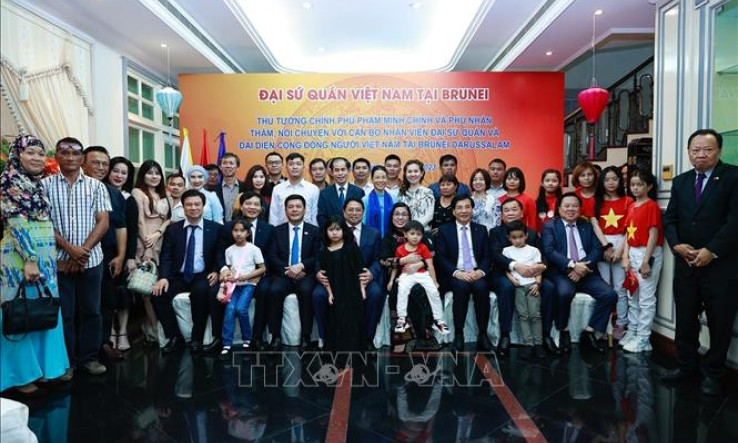 Thủ tướng Phạm Minh Chính gặp gỡ cộng đồng người Việt Nam tại Brunei