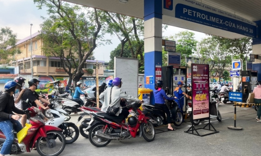 Giá xăng trong nước hôm nay có thể giảm nhẹ 400 đồng/lít