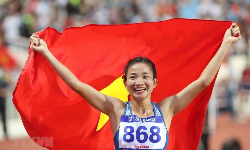 Nguyễn Thị Oanh đoạt huy chương Vàng 1.500m điền kinh trong nhà châu Á