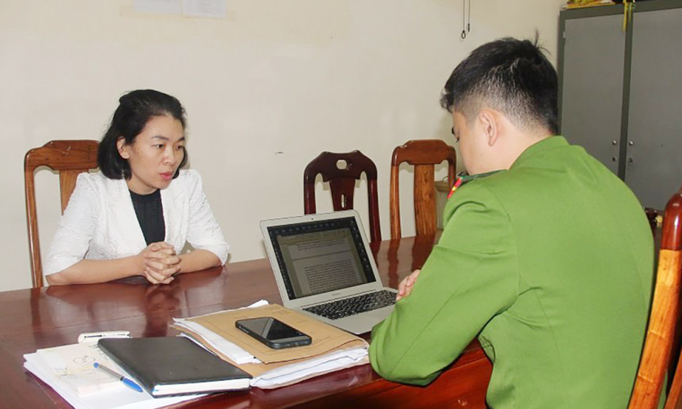 Nữ cán bộ địa chính ở Nghệ An 'vòi' tiền làm giấy tờ đất bị bắt