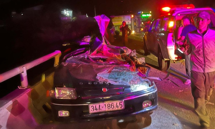 Xe tải đè ôtô, hai người chết