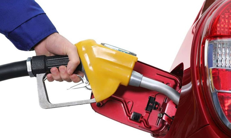 Giá xăng tăng hơn 600 đồng/lít, giá dầu giảm