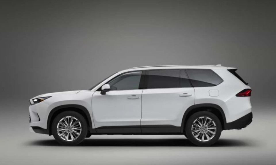 Toyota Grand Highlander 2024 lộ diện, hứa hẹn phá đảo thị trường với nhiều nâng cấp