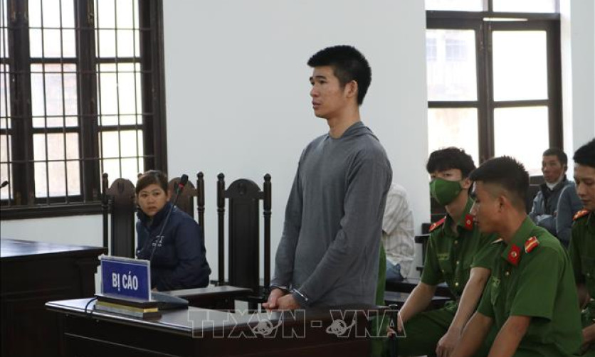 Nam thanh niên chém người thân lĩnh án 19 năm tù giam