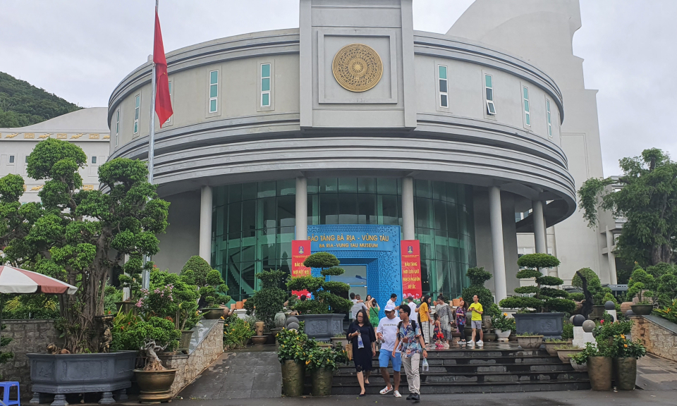 Thăm Bảo tàng Bà Rịa - Vũng Tàu 