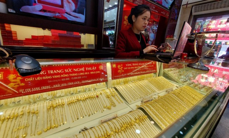 Vàng SJC 'một mình một chợ', cao hơn thế giới tới 20 triệu đồng/lượng