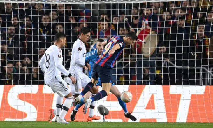 Man Utd rơi chiến thắng trước Barca