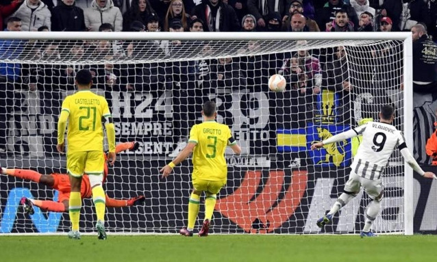 Juventus vuột chiến thắng ở lượt đi play-off
