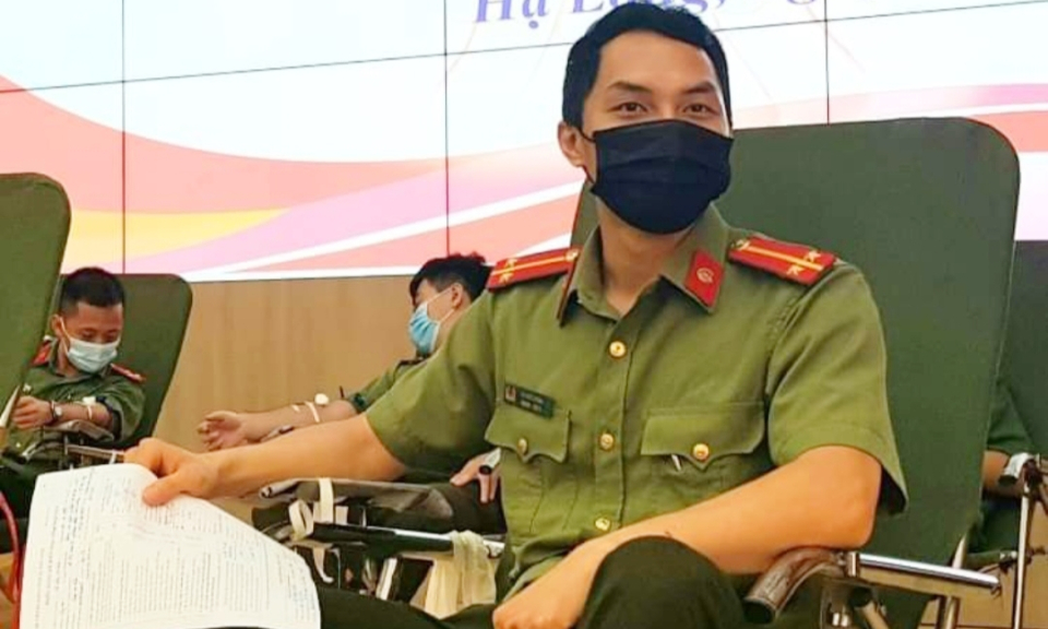 Tô thắm hình ảnh người chiến sĩ CAND
