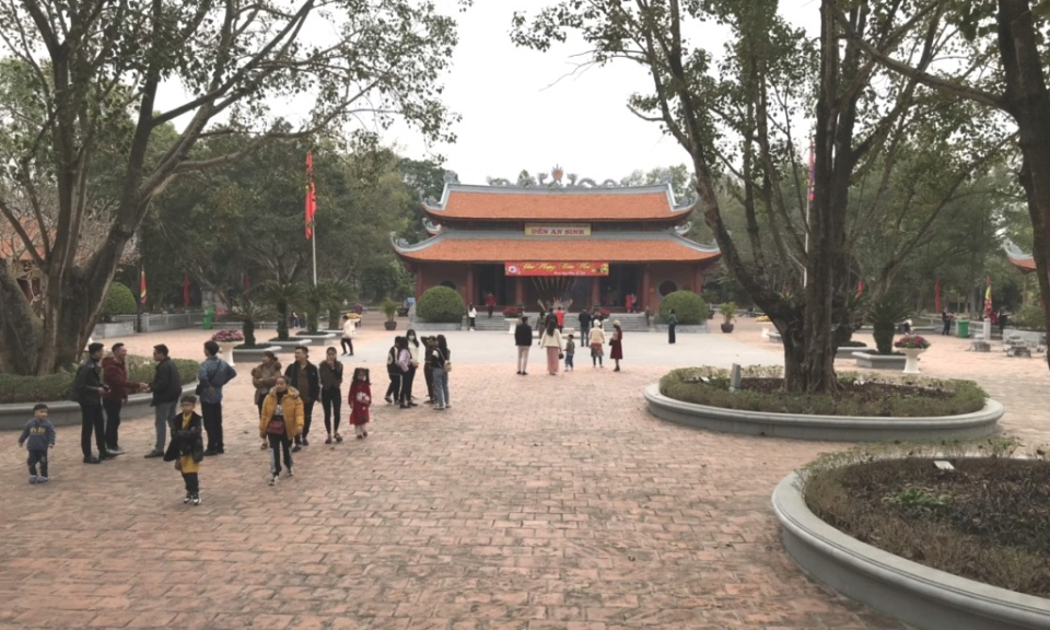Du lịch tâm linh thu hút du khách