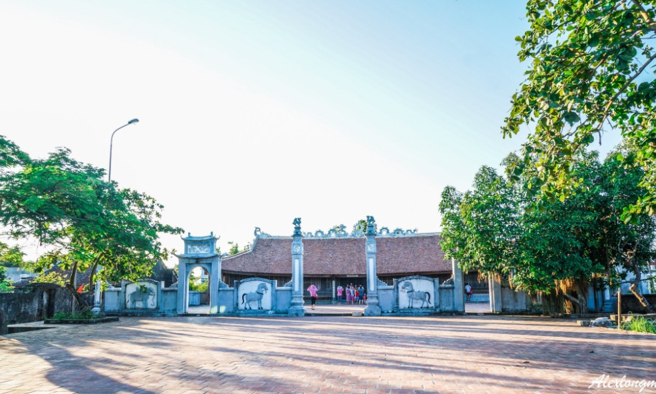 Tra Co - a thousand-year-old communal house