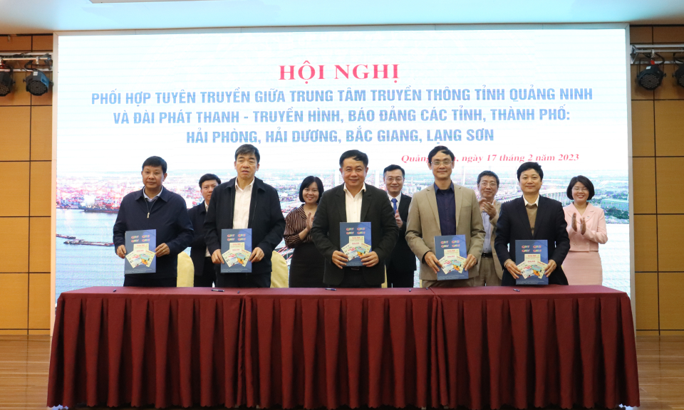 Trung tâm Truyền thông tỉnh ký kết tuyên truyền với các cơ quan Báo, Đài một số tỉnh, thành phía Bắc