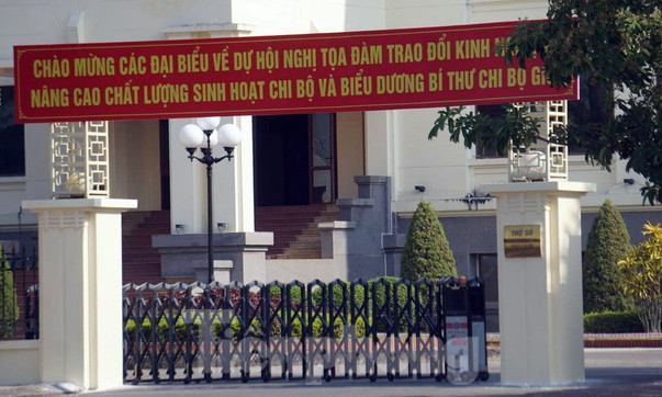 Hải Phòng: Trưởng phòng Nội vụ học đại học khi chưa tốt nghiệp cấp 3