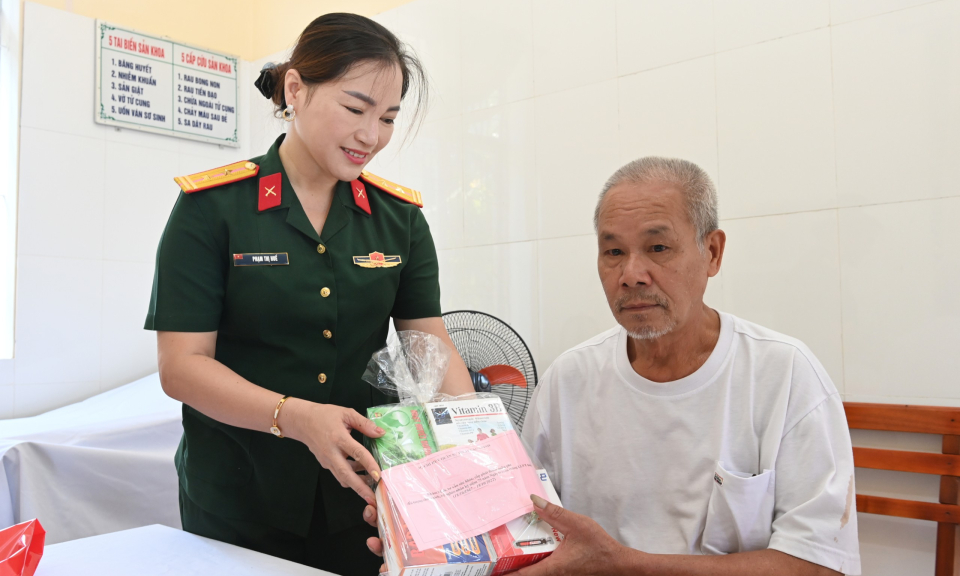 Phụ nữ Quân đội làm theo lời Bác