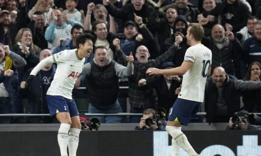 Tottenham vào top 4 Ngoại hạng Anh