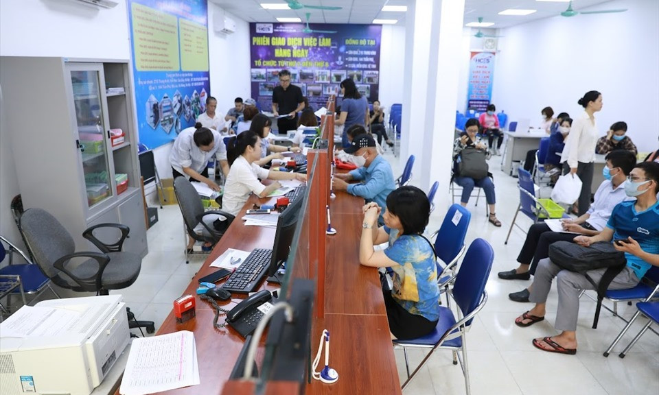 Những quyền lợi của lao động có hợp đồng 1 tháng tham gia bảo hiểm thất nghiệp