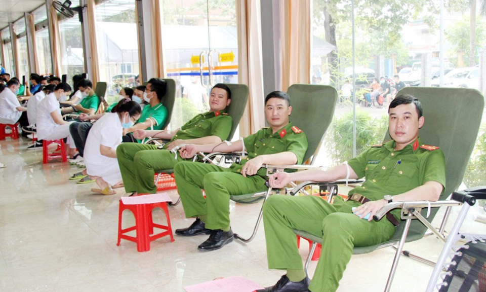 Lan tỏa nghĩa cử cao đẹp hiến máu tình nguyện