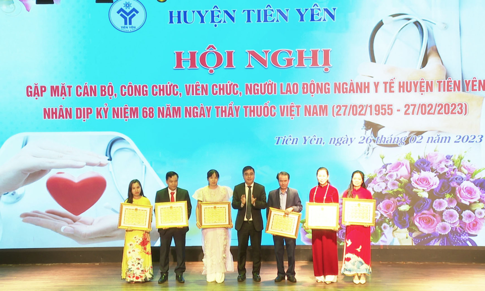 Tiên Yên gặp mặt cán bộ, nhân viên ngành Y tế nhân kỷ niệm 68 năm Ngày thầy thuốc Việt Nam