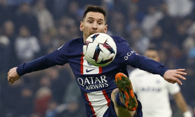 Messi sắp vượt mặt Ronaldo