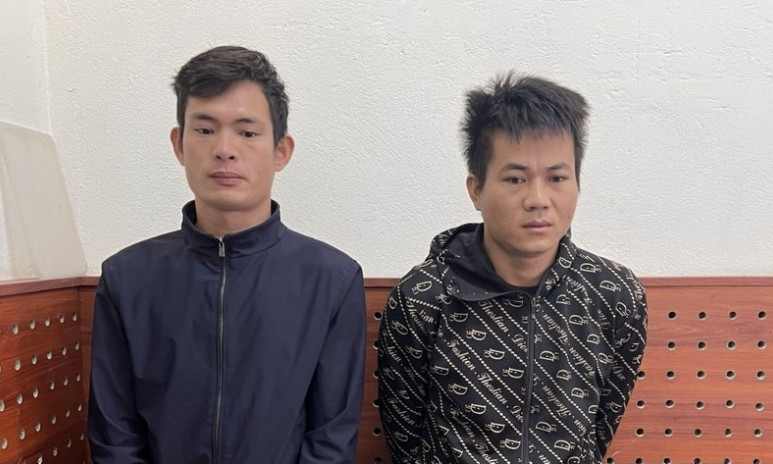 Bắt 2 tên cướp giật trên đường quê