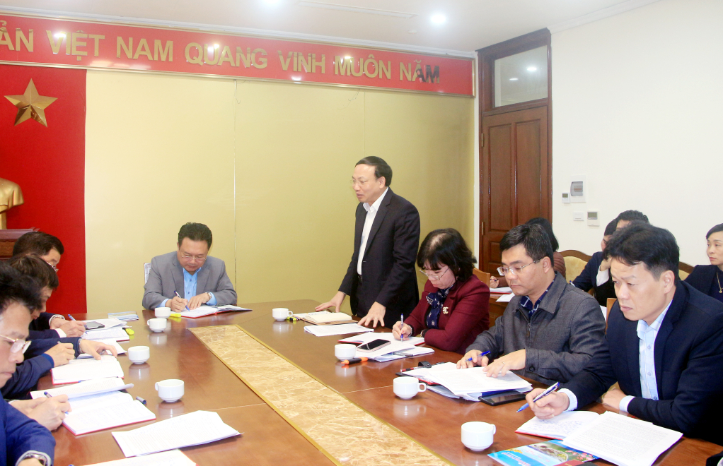 Quang cảnh buổi sinh hoạt chi bộ thường kỳ tại Đảng ủy cơ quan Ủy ban Kiểm tra Tỉnh ủy.