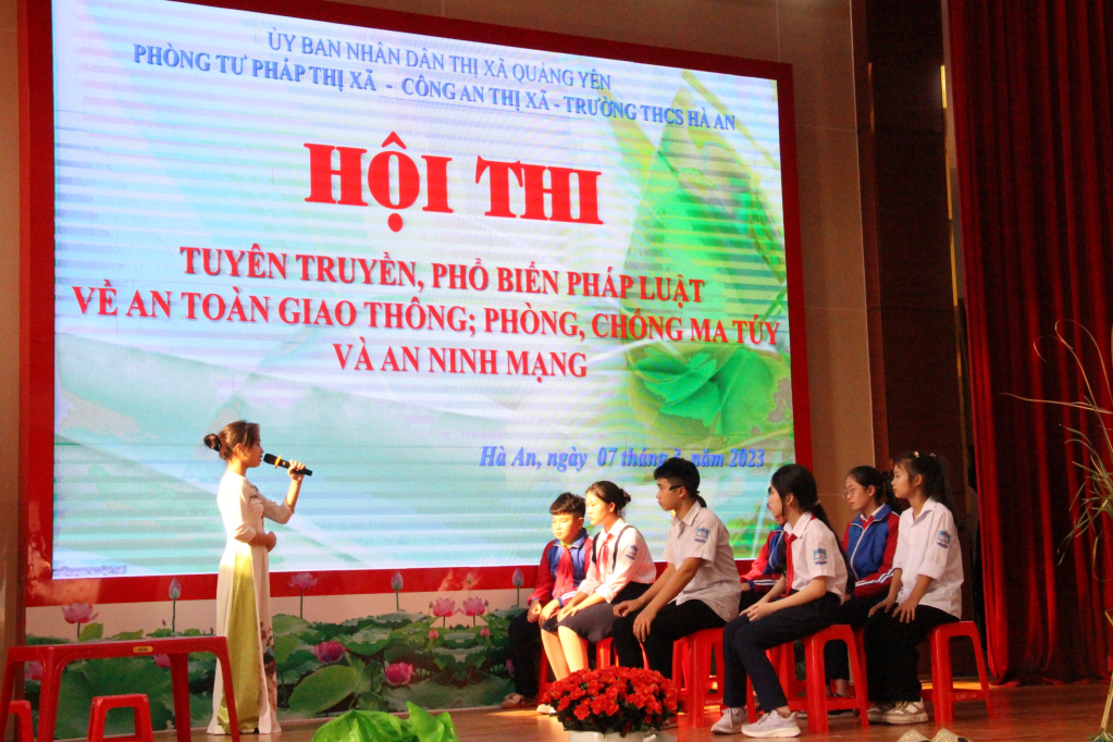 Trường THCS Hà An phối hợp cùng Phòng Tư pháp và Công an thị xã tổ chức hội thi tuyên truyền PBGDPL về ATGT và phòng chống ma túy, an ninh mạng. 