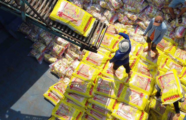 Xuất khẩu gạo lấy lại đà tăng trưởng - Ảnh 1.