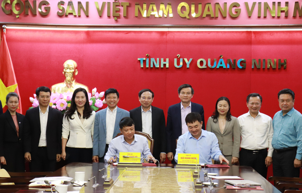 Tỉnh ủy Quảng Ninh và Tạp chí Cộng sản ký kết công tác phối hợp năm 2023.