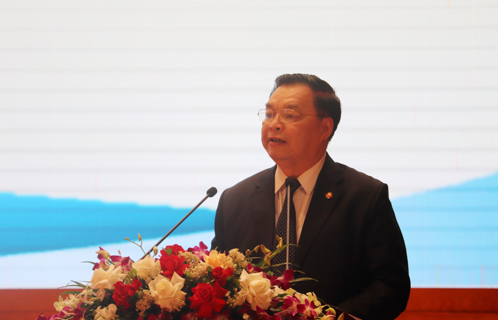Đồng chí Lê Mạnh Hùng, Phó Chủ tịch Trung ương Hội Khuyến học Việt Nam, phát biểu chỉ đạo tại hội nghị.