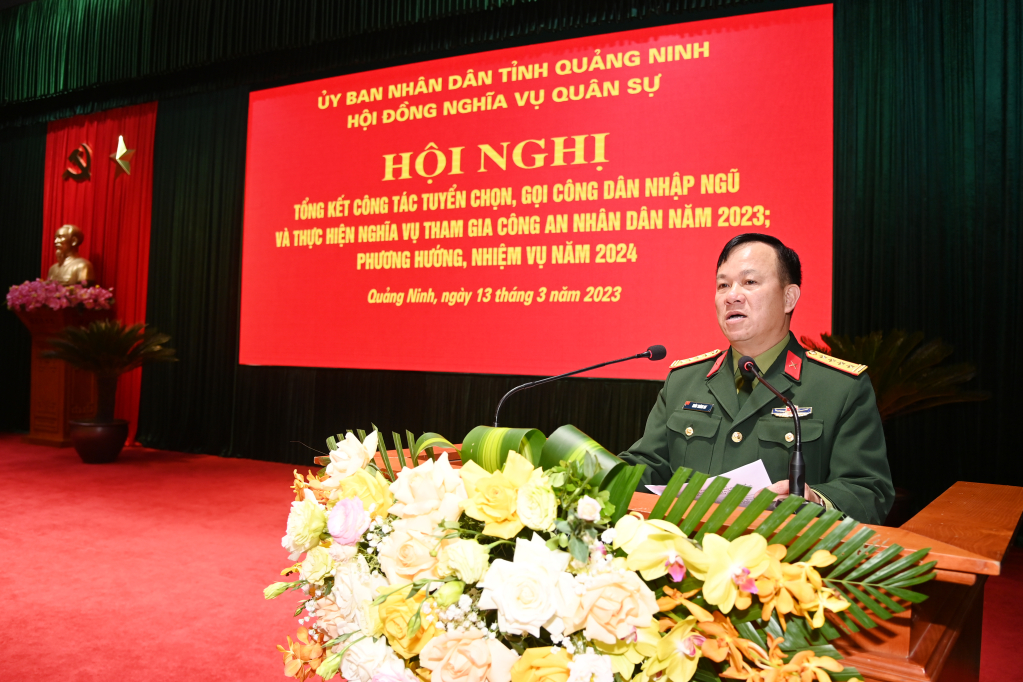 Đại tá Khúc Thành Dư, Chỉ huy trưởng BCHQS Tỉnh điều hành Hội nghị thảo luận.