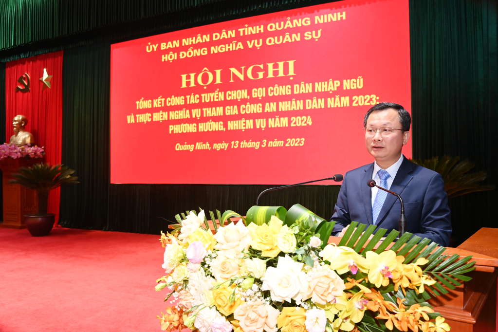 Đồng chí Cao Tường Huy Quyền chủ tịch UBND tỉnh, Chủ tịch Hội đồng Nghĩa vụ Quân sự tỉnh phát biểu chỉ đạo Hội nghị.