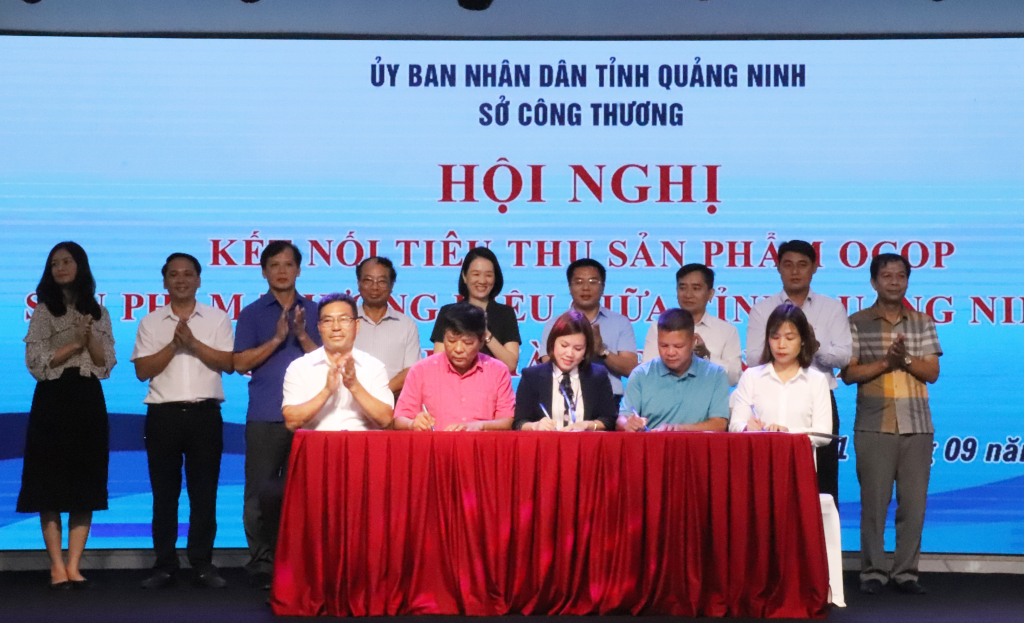Lễ ký kết tiêu thụ sản phẩm OCOP, sản phẩm thương hiệu của tỉnh Quảng Ninh và các tỉnh, thành phố khu vực phía Bắc năm 2022.
