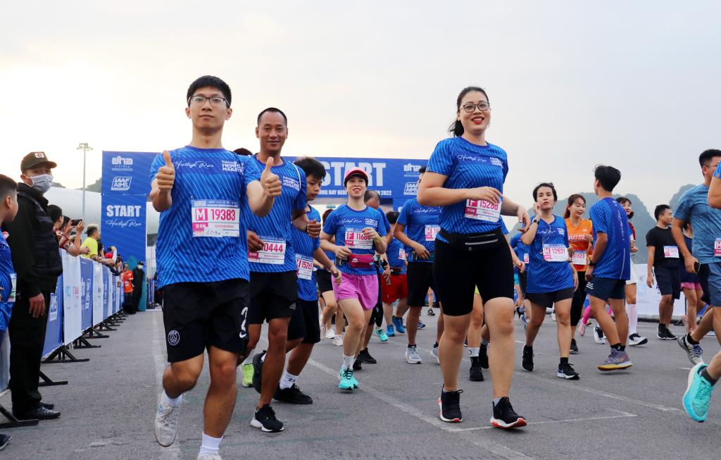 Hơn 5000 vđv tham gia  Giải Marathon Quốc tế Di sản Vịnh Hạ Long 2022.