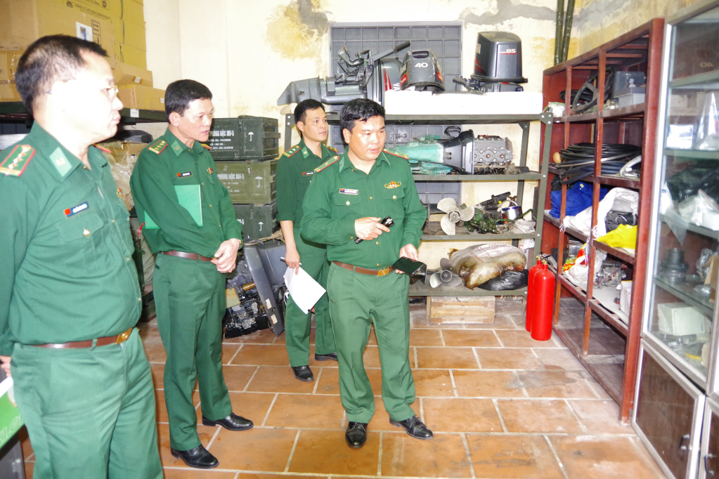 Đoàn công tác kiểm tra công tác quản lý, sử dụng vật tư kỹ thuật được cấp phát tại Hải đội 2, BĐBP tỉnh Quảng Ninh