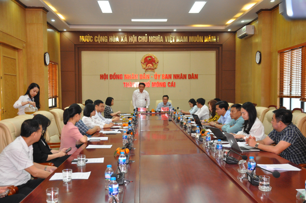 Lãnh đạo Trung tâm Truyền thông tỉnh Quảng Ninh phát biểu tại Lễ ký kết