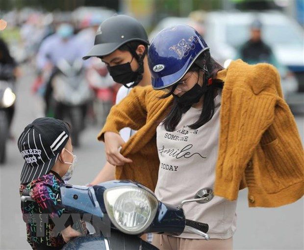 Khong khi lanh anh huong yeu, Dong Bac Bo troi chuyen mat hinh anh 1