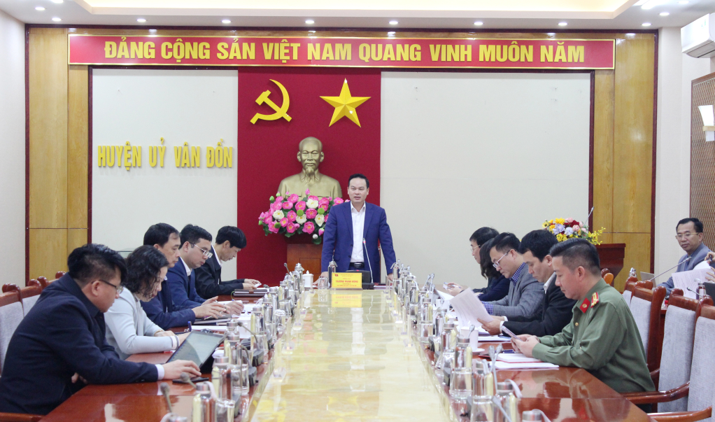Ban Thường vụ Huyện ủy Vân Đồn triển khai công tác rà soát, bổ sung quy hoạch cán bộ.
