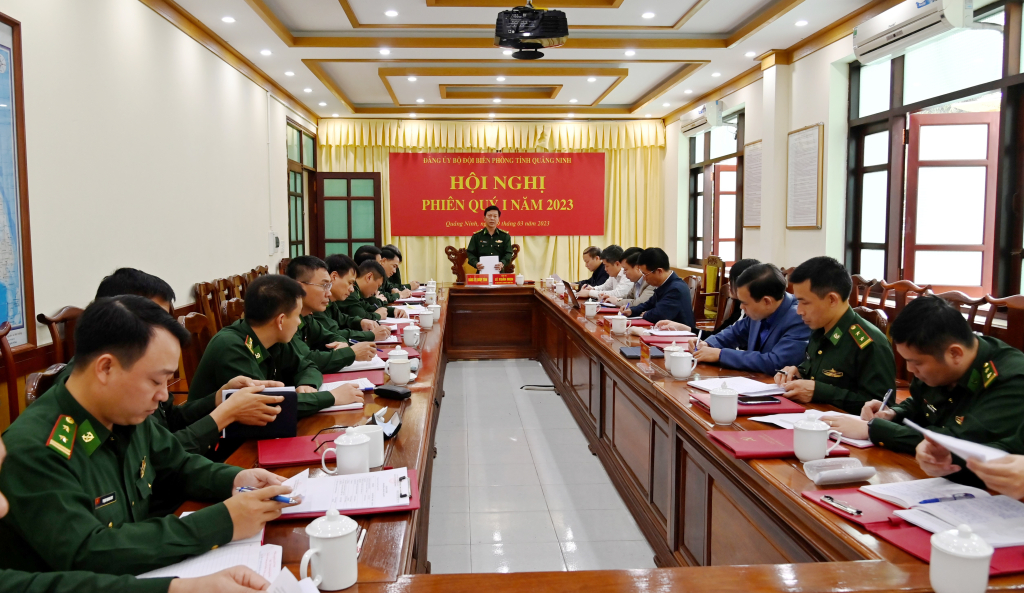 Đại tá Lê Xuân Men, Bí thư Đảng ủy, Chính ủy BĐBP tỉnh phát biểu kết luận hội nghị
