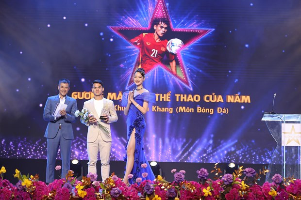 Giai Cong hien: Tung Duong pha ky luc, Hoang Thuy Linh lap hattrick hinh anh 3