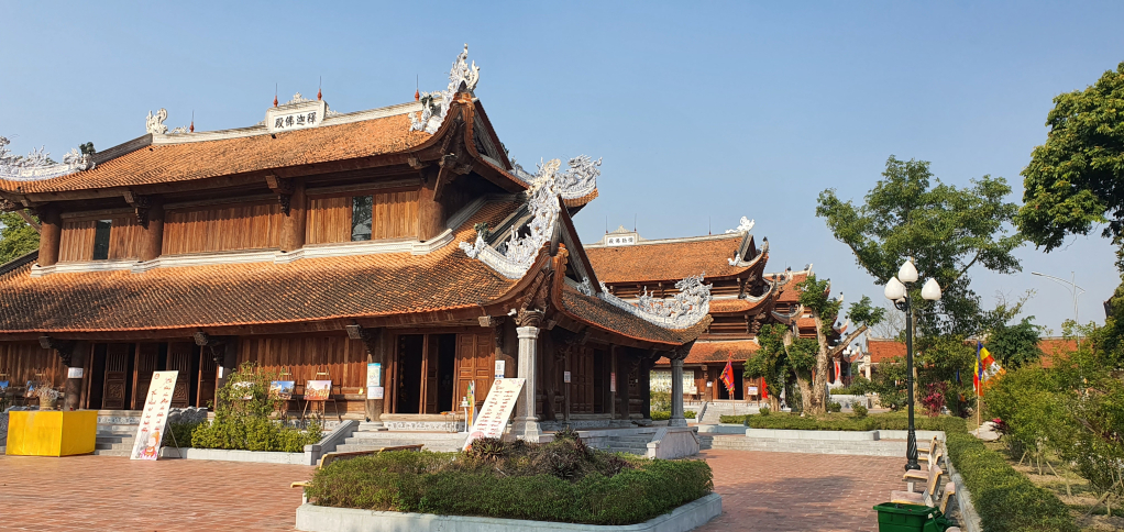 Chùa Quỳnh Lâm trở thành một trung tâm Phật giáo quan trọng trong thế kỷ 14 thời nhà Trần với hoạt động của Pháp Loa - vị tổ thứ hai của Thiền phái Trúc Lâm.