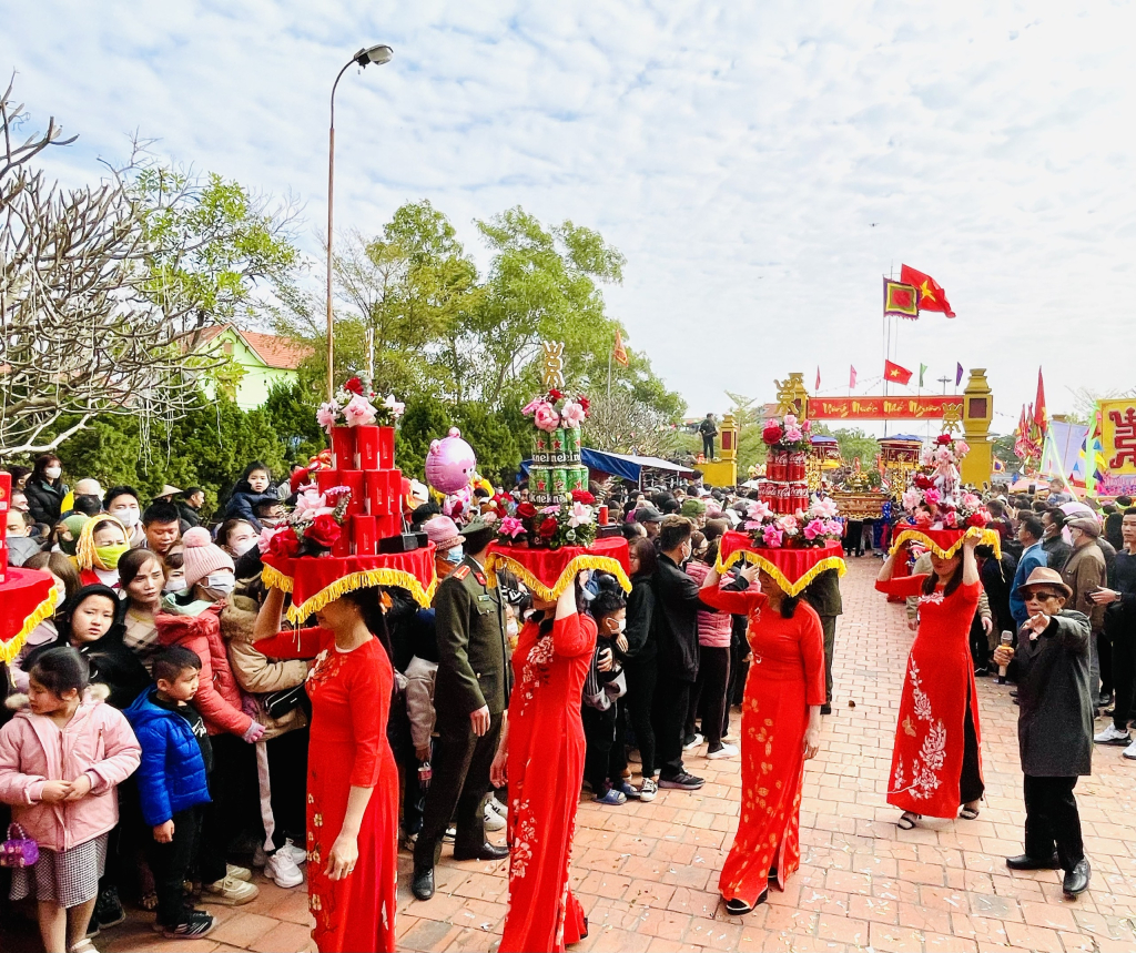 Lễ hội Tiên Công ở Hà Nam, thị xã Quảng Yên đã được vinh danh là Di sản văn hóa phi vật thể cấp quốc gia năm 2017.