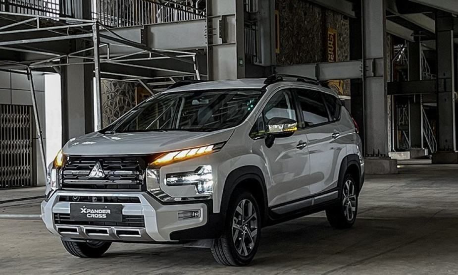 Mitsubishi Xpander Cross 2023 ra mắt: Giá bán hấp dẫn, diện mạo mới mẻ làm Suzuki XL7 ‘tắt điện'