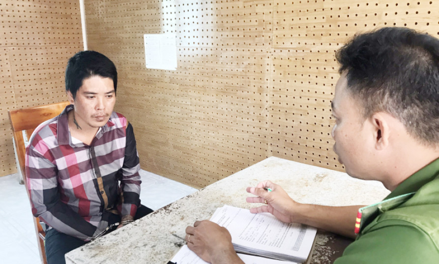 Đối tượng có 4 tiền án chống người thi hành công vụ