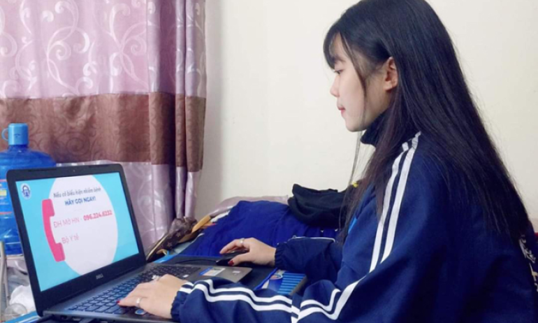 Đề xuất dừng cho học sinh, sinh viên vay tiền mua máy tính