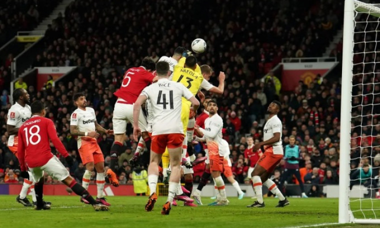 Man Utd thắng ngược West Ham ở Cup FA
