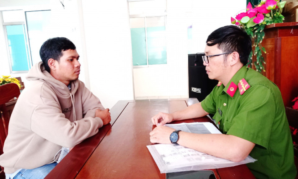 “Rút ruột” tiền hàng, hai anh em shipper bị khởi tố
