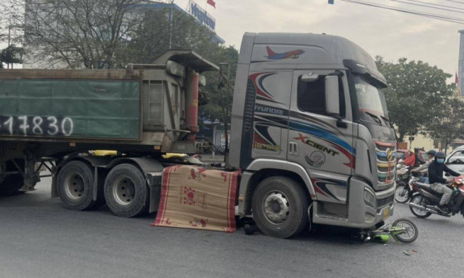 Nữ sinh tử vong thương tâm sau va chạm với xe container ở Hải Phòng