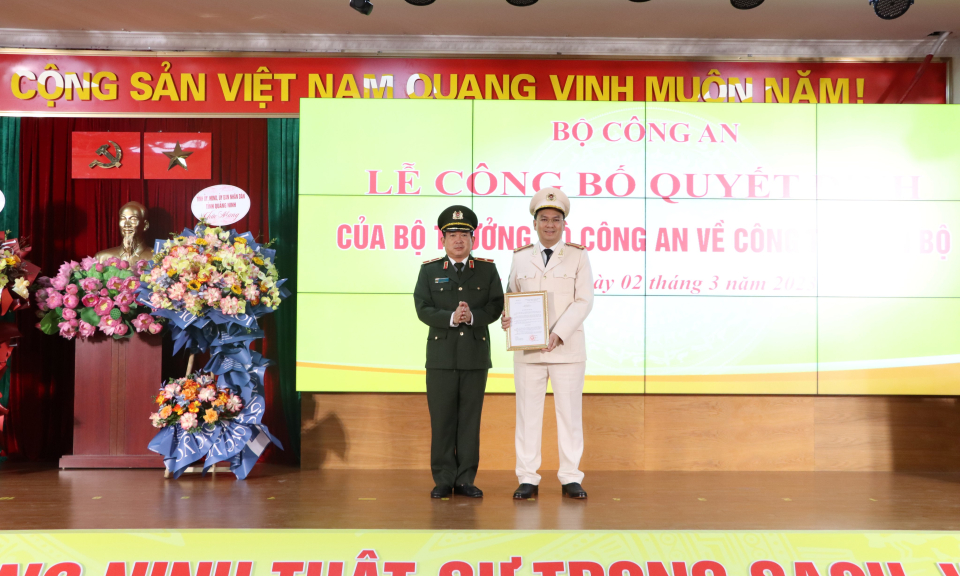Trao quyết định bổ nhiệm Phó Giám đốc Công an tỉnh Quảng Ninh