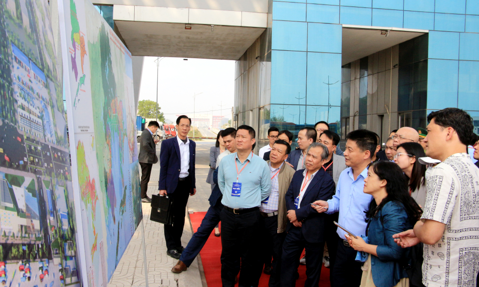 Đoàn doanh nghiệp logistics khảo sát địa bàn KCN, KKT tỉnh