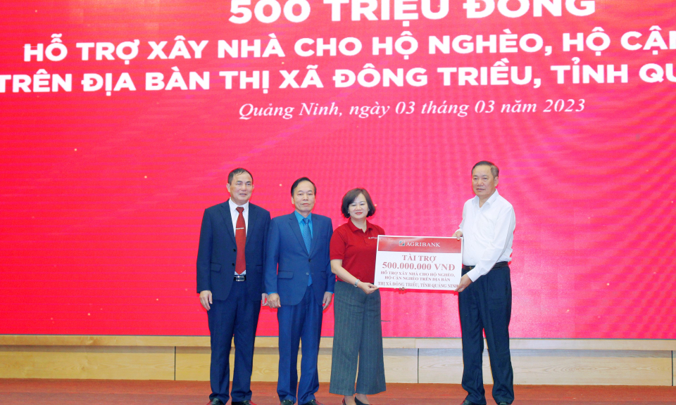 Agribank tổ chức hành trình về nguồn tại Quảng Ninh